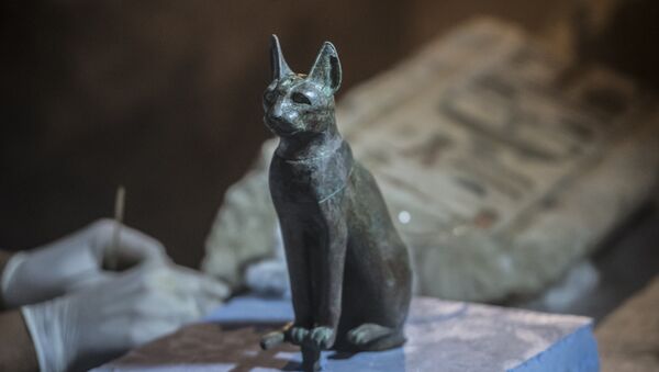 Bronze Ancient Egyptian Sitting Cat Statue - Sputnik International