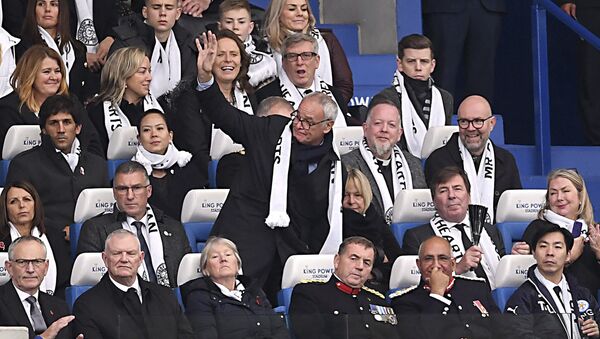Claudio Ranieri stands and waves at the crowd at Leicester on Saturday, November 10, 2018. He attended to pay his respects to the club's owner, who was killed in a helicopter crash - Sputnik International