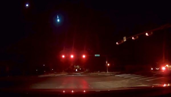 Fireball lights up Texas skies and rattles a few homes - Sputnik International