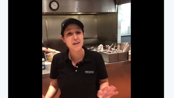 Chipotle fires manager who refused to serve customers - Sputnik International