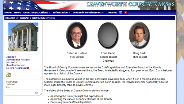 Leavenworth Board of County Commissioners has the portrait of Louis Klemp removed following his racist remarks. - Sputnik International