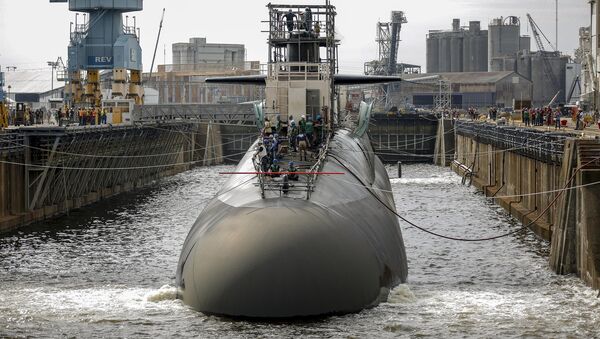 A submarine in one of the Norfolk Naval Shipyard's dry docks, which can be pumped dry to allow repairs on a vessel - Sputnik International