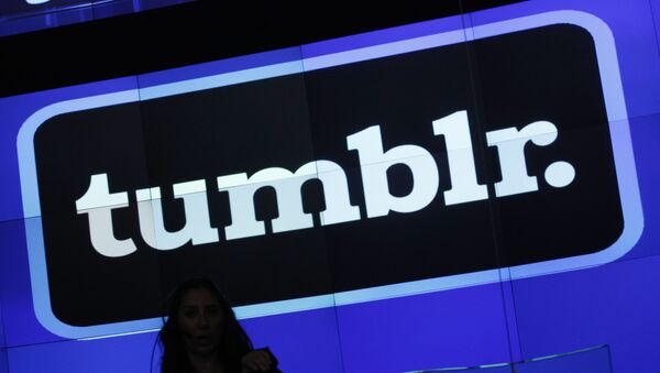 In this Thursday, July 11, 2013 photo, the Tumblr logo is displayed at Nasdaq, in New York. Yahoo has paid $1.1 billion to buy the blogging site Tumblr in one of this year's most buzzed-about deals. Now, Tumblr is flaunting its hipster credentials with a first-ever breakdown of the year's hottest trends, topics and celebrities. The retrospective starts Tuesday, Dec. 3, 2013, with an exploration of 20 categories ranging from the most popular musical groups to the most interesting architecture of 2013. - Sputnik International