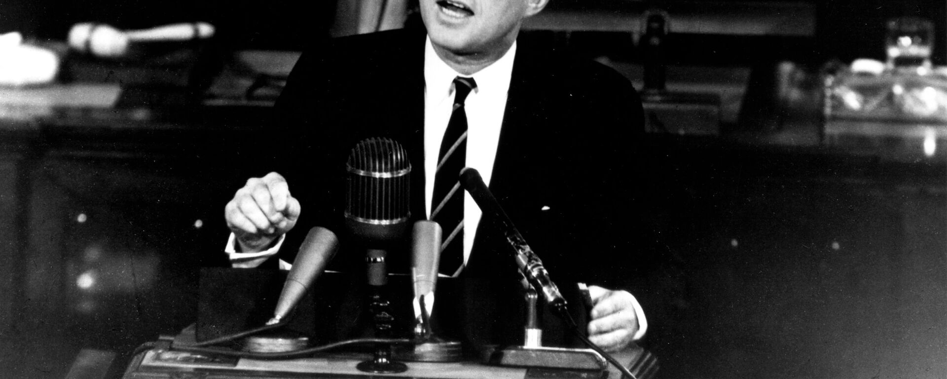 Президент США Джон Кеннеди в Конгрессе, 25 мая 1961 года - Sputnik International, 1920, 15.12.2022
