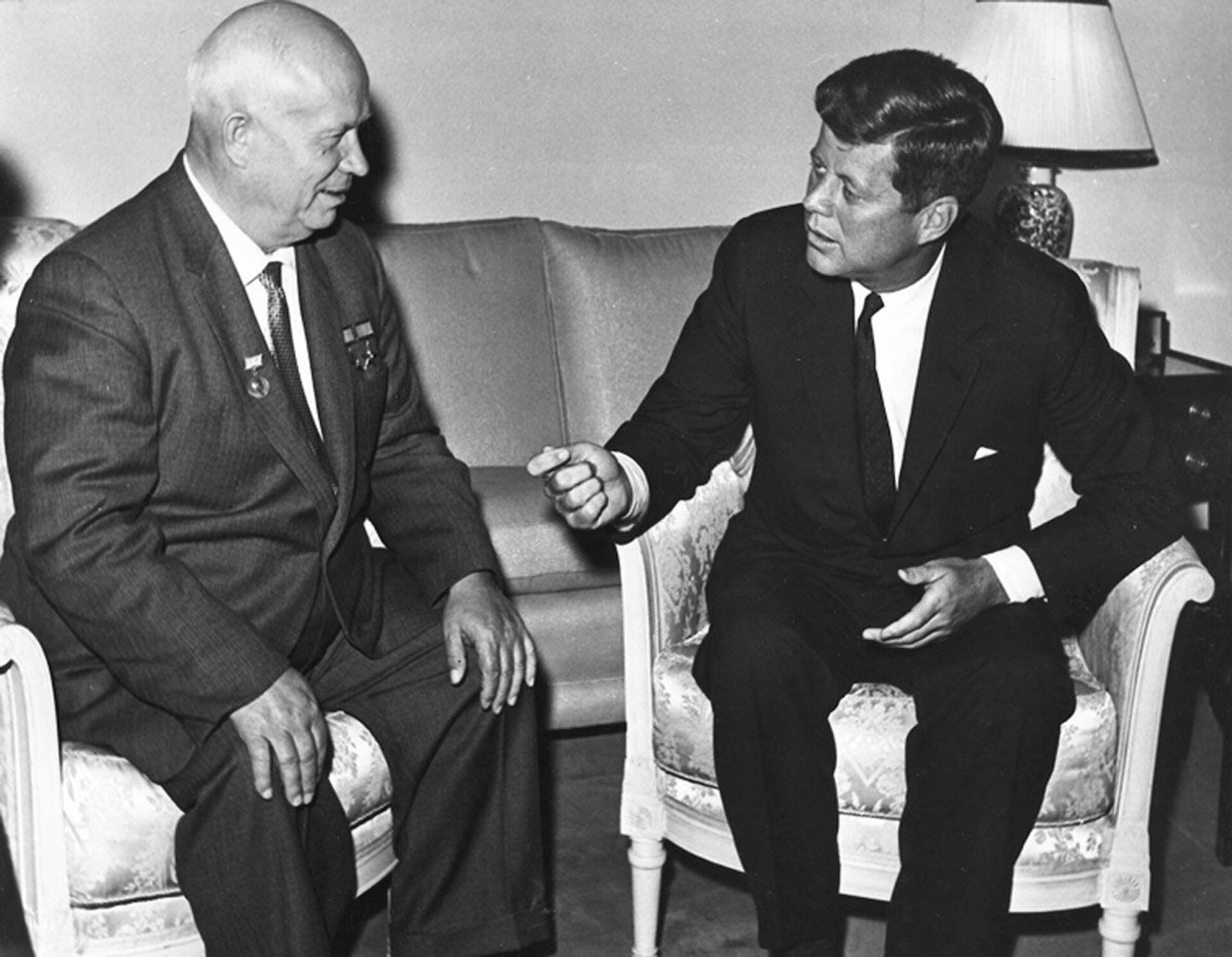 President Kennedy meets with Chairman Khrushchev at the U. S. Embassy residence, Vienna. U. S. Dept. of State photograph in the John Fitzgerald Kennedy Library, Boston.  - Sputnik International, 1920, 28.10.2022