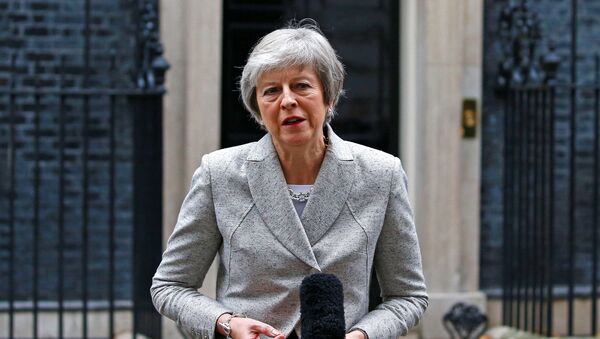 Britain's Prime Minister Theresa May addresses the media outside 10 Downing Street in London, Britain, November 22, 2018. - Sputnik International