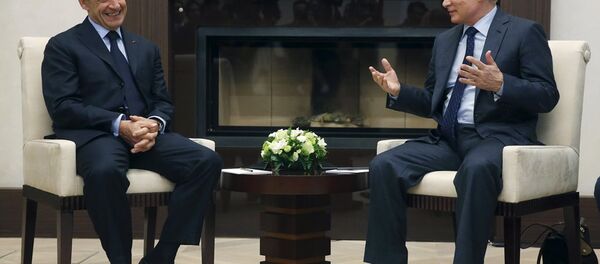 Vladimir Putin and Nicolas Sarkozy - Sputnik International
