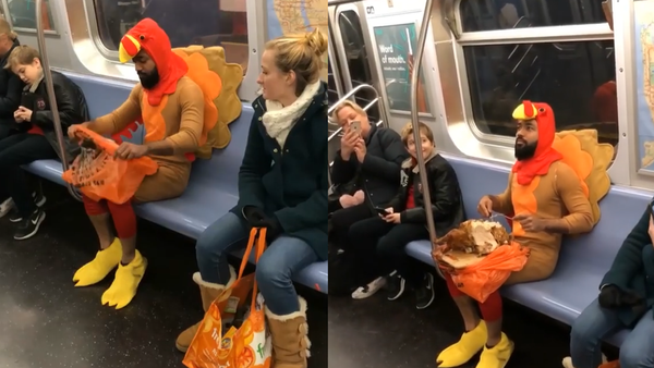 Family Matters? Prankster Dons Turkey Suit, Digs Into ‘Relative’ on Subway - Sputnik International