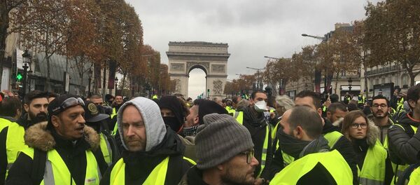 Yellow Vests protests against rising fuel prices began in France Yellow Vests protests against rising fuel prices began in France - Sputnik International