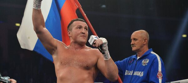 Denis Lebedev (left) is seen after beating Turkish boxer Hizni Altunkaya on September 7, 2018 Denis Lebedev (left) is seen after beating Turkish boxer Hizni Altunkaya on September 7, 2018 - Sputnik International