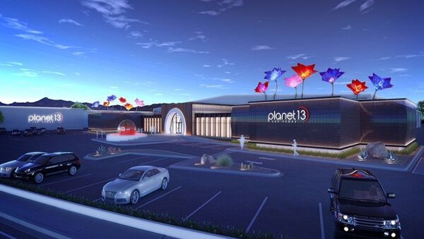 Planet 13, the purportedly the world's biggest pot dispensary, opened in Las Vegas, Nevada - Sputnik International