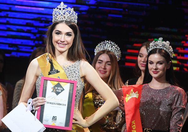 Russian Top Model and Top Model Plus Finals Show Off Impeccable Beauties - Sputnik International