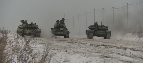 Tank Drag Race at -20Cº: Uralvagonzavod Pays Homage to Its Eminent Tank Inventor - Sputnik International
