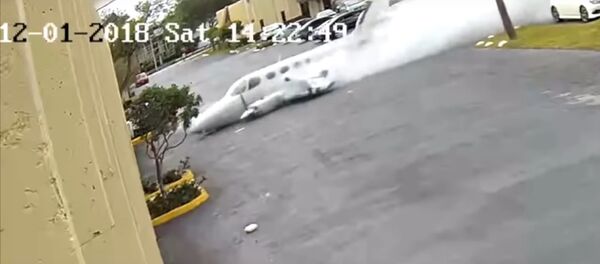 Plane crashes into building in Fort Lauderdale Plane crashes into building in Fort Lauderdale - Sputnik International