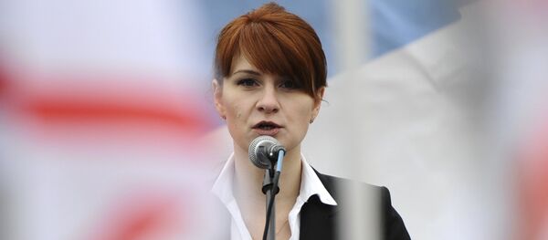 In this photo taken on Sunday, April 21, 2013, Maria Butina, leader of a pro-gun organization in Russia, speaks to a crowd during a rally in support of legalizing the possession of handguns in Moscow, Russia - Sputnik International
