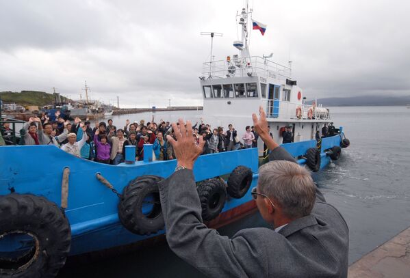 Farewell Event for Visa-Free Departing Japanese Delegation on Kunashir Island - Sputnik International