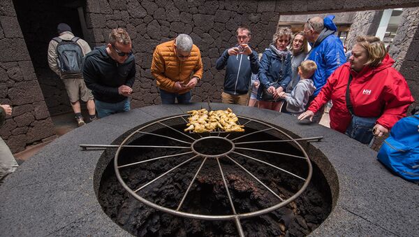 Volcanic Grill or Mountaintop Tea? A Tour of World's Most Exotic Restaurants - Sputnik International