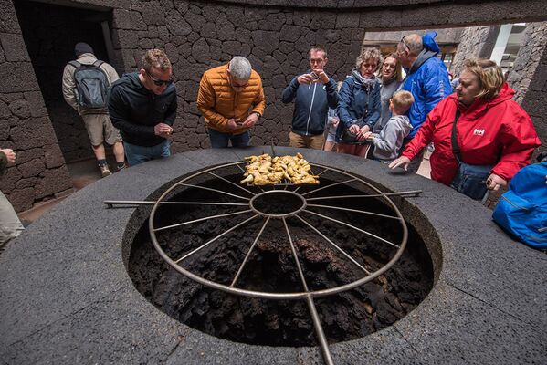 Volcanic Grill or Mountaintop Tea? A Tour of World's Most Exotic Restaurants - Sputnik International
