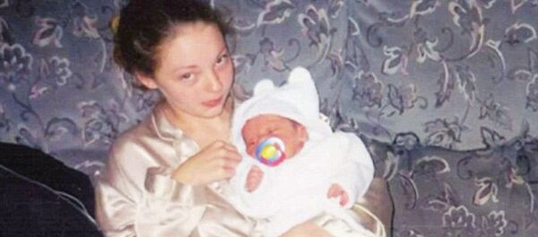 Sammy Woodhouse and her son - Sputnik International