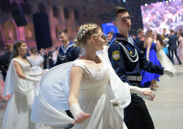 Save the Last Dance for Me: International Kremlin Cadet Ball - Sputnik International