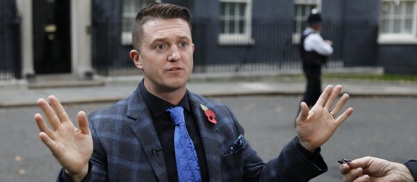 Founder and former leader of the anti-Islam English Defence League, Stephen Yaxley-Lennon, AKA Tommy Robinson, talks to the media after delivering a petition to 10 Downing Street in central London on November 6, 2018. - Sputnik International