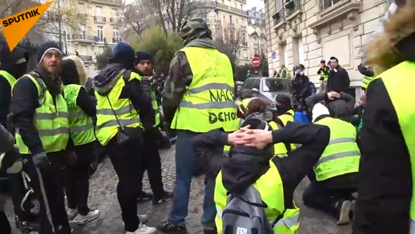 Yellow Vests hold protests in Paris, France, on 15 December, 2018 - Sputnik International