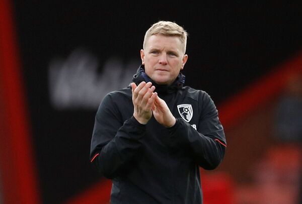 Soccer Football - Premier League - AFC Bournemouth v Liverpool - Vitality Stadium, Bournemouth, Britain - December 8, 2018 Bournemouth manager Eddie Howe applauds the fans at the end of the match - Sputnik International