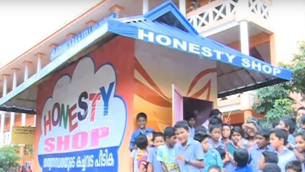 Honesty Shop in St. Jerome's HSS, Vellayamkudi, Idukki - Sputnik International
