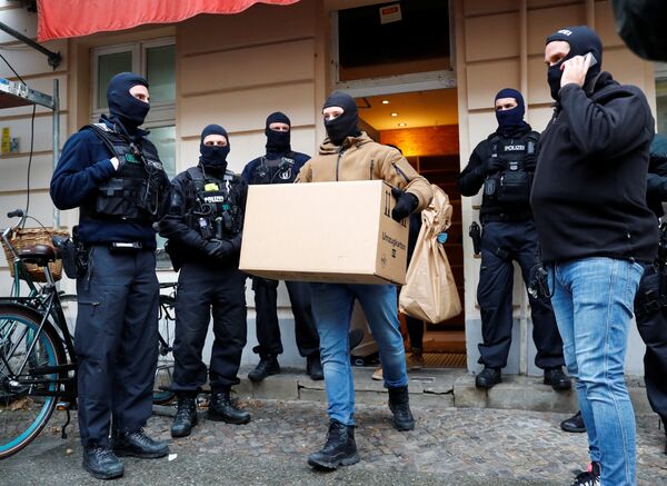 German police secure evidence from the As-Sahaba mosque in Berlin Moabit, Germany, December 18, 2018 German police secure evidence from the As-Sahaba mosque in Berlin Moabit, Germany, December 18, 2018 - Sputnik International