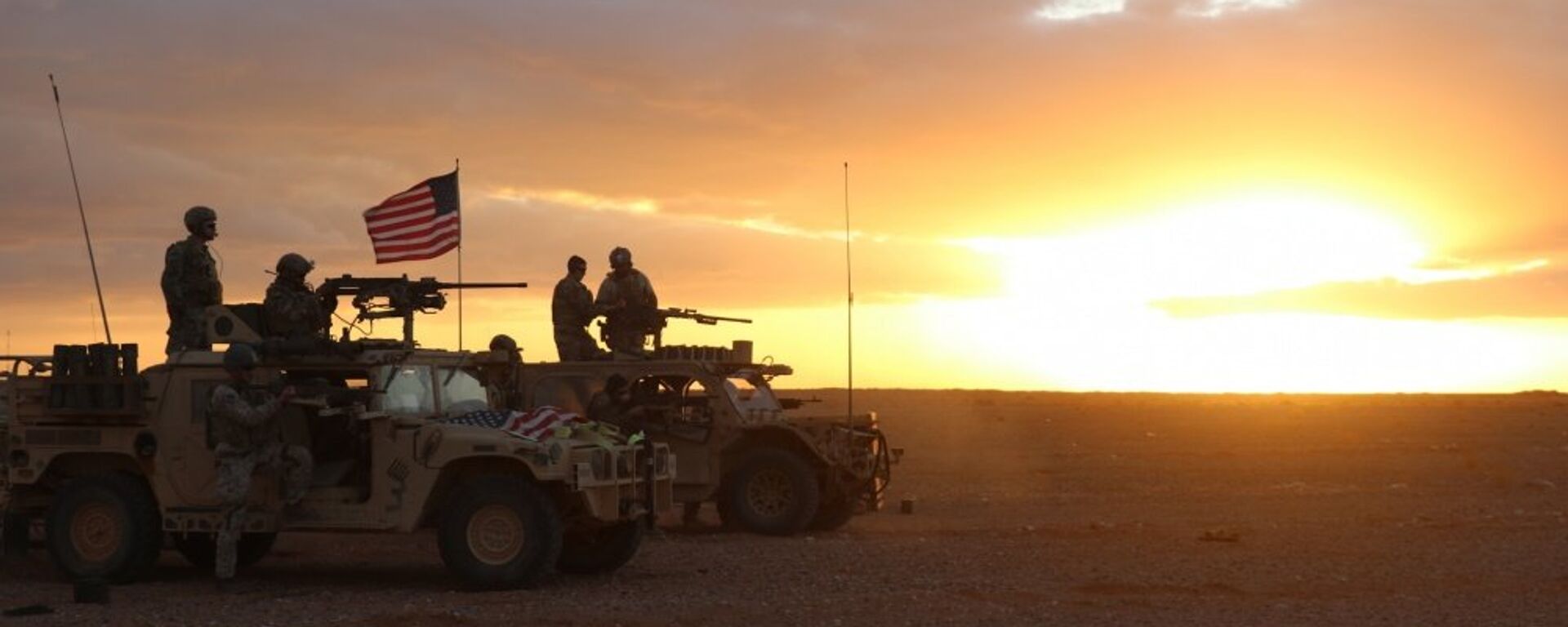 اعضای گروه پنجم نیروهای ویژه (الف) در جریان نبرد با داعش در پادگان التنف در جنوب سوریه، سلاح های 50 کال را آموزش می دهند.  - اسپوتنیک بین المللی، 1920، 04/08/2024
