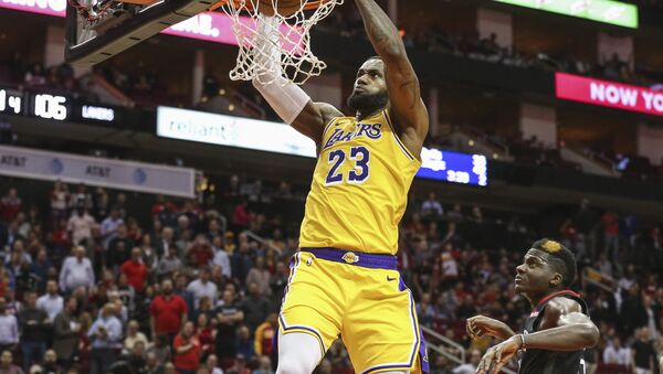 Dec 13, 2018; Houston, TX, USA; Los Angeles Lakers forward LeBron James (23) dunks against the Houston Rockets during the fourth quarter at Toyota Center - Sputnik International