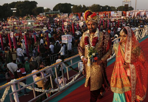 Newly Weds During Mass Wedding Ceremony in India - Sputnik International
