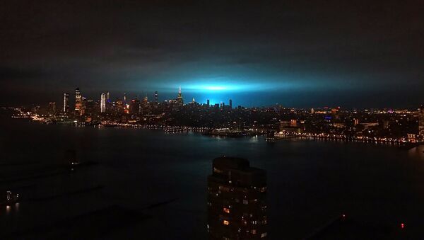 Blue fire seen over Astoria, New York, which was reportedly caused by an explosion at local power plant - Sputnik International