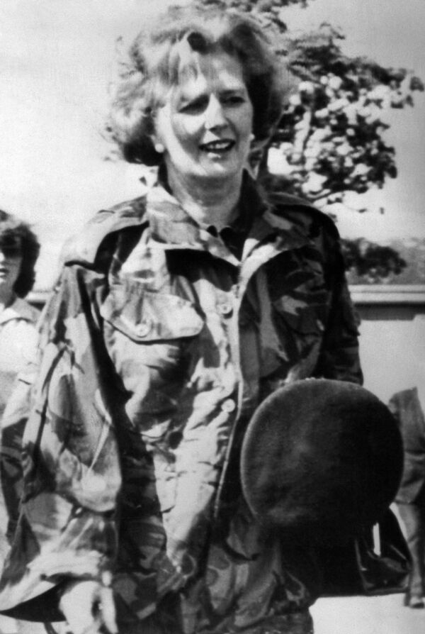 Margaret Thatcher wearing army fatigues during a clandestine visit to County Armagh in 1979 Margaret Thatcher wearing army fatigues during a clandestine visit to County Armagh in 1979 - Sputnik International