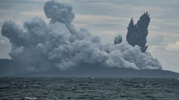 Mount Anak Krakatau volcano spews hot ash during an eruption as seen from Indonesian Naval Patrol Boat, KRI Torani 860, at Sunda strait in Banten, Indonesia, December 28, 2018 - Sputnik International