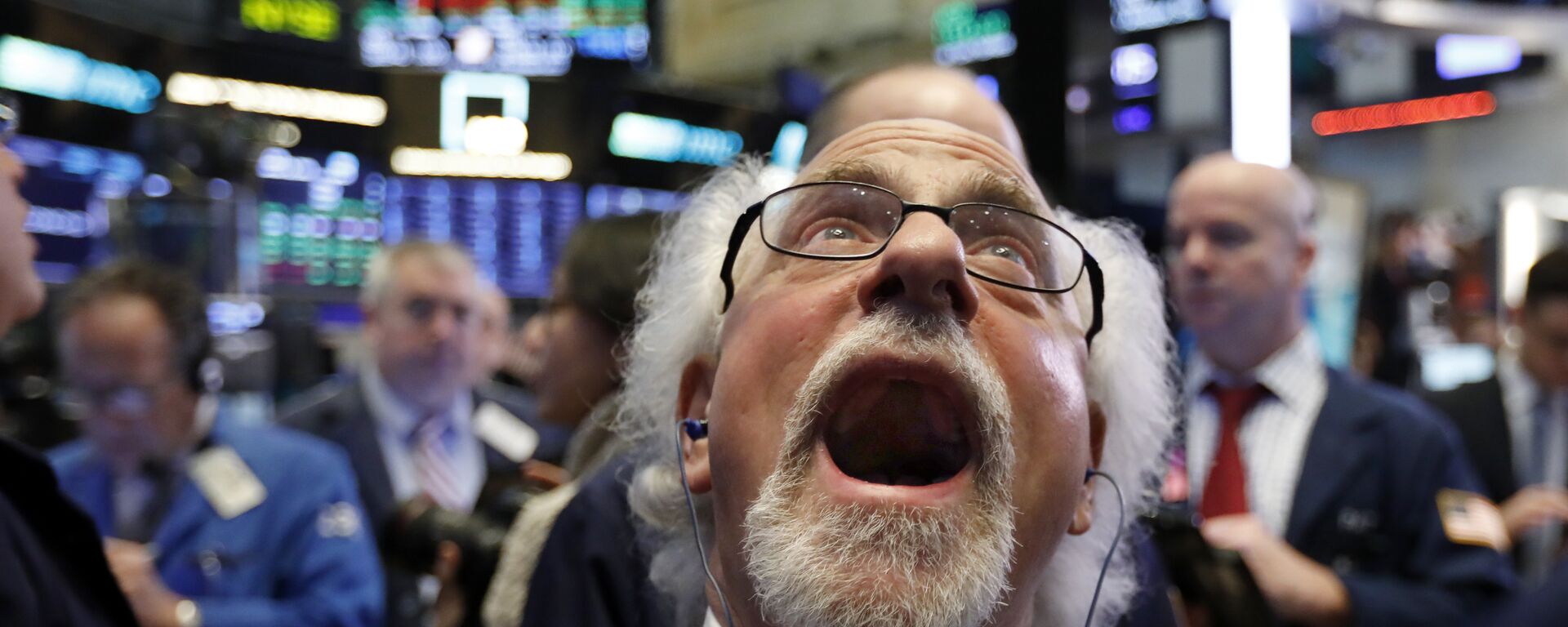 Trader Peter Tuchman works on the floor of the New York Stock Exchange, Friday, Dec. 28, 2018.  - Sputnik International, 1920, 18.05.2022