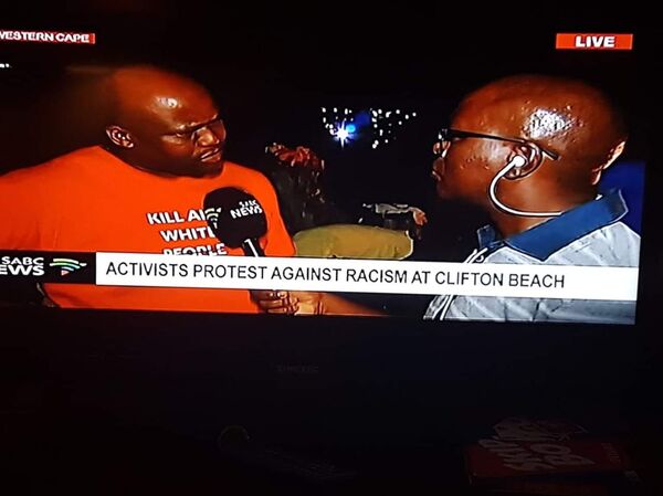 South African Activist Wearing Alleged Kill All White People T-Shirt South African Activist Wearing Alleged Kill All White People T-Shirt - Sputnik International