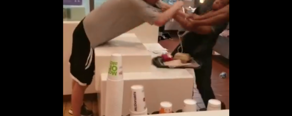 McDonald's customer attacks employee reportedly over the restaurant's straw policy McDonald's customer attacks employee reportedly over the restaurant's straw policy - Sputnik International