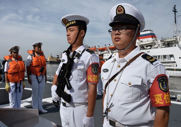 Crew of the corvette Huangshi of the People's Liberation Army Navy (China) - Sputnik International