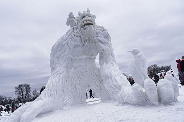 Yeti Snow Sculpture in Minnesota - Sputnik International