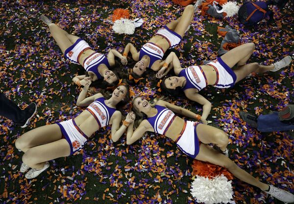 Clemson cheerleaders celebrate after the NCAA college football playoff championship game against Alabama, Monday, Jan. 7, 2019, in Santa Clara, Calif. Clemson beat Alabama 44-16. - Sputnik International