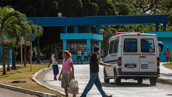 An ambulance arrives at a hospital in Cerro Municipality, on January 15, 2013 in Havana - Sputnik International