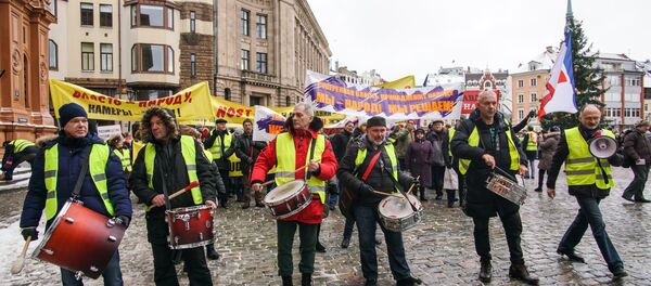 Almost 200 people joined a protest against social disparities in Latvia - Sputnik International
