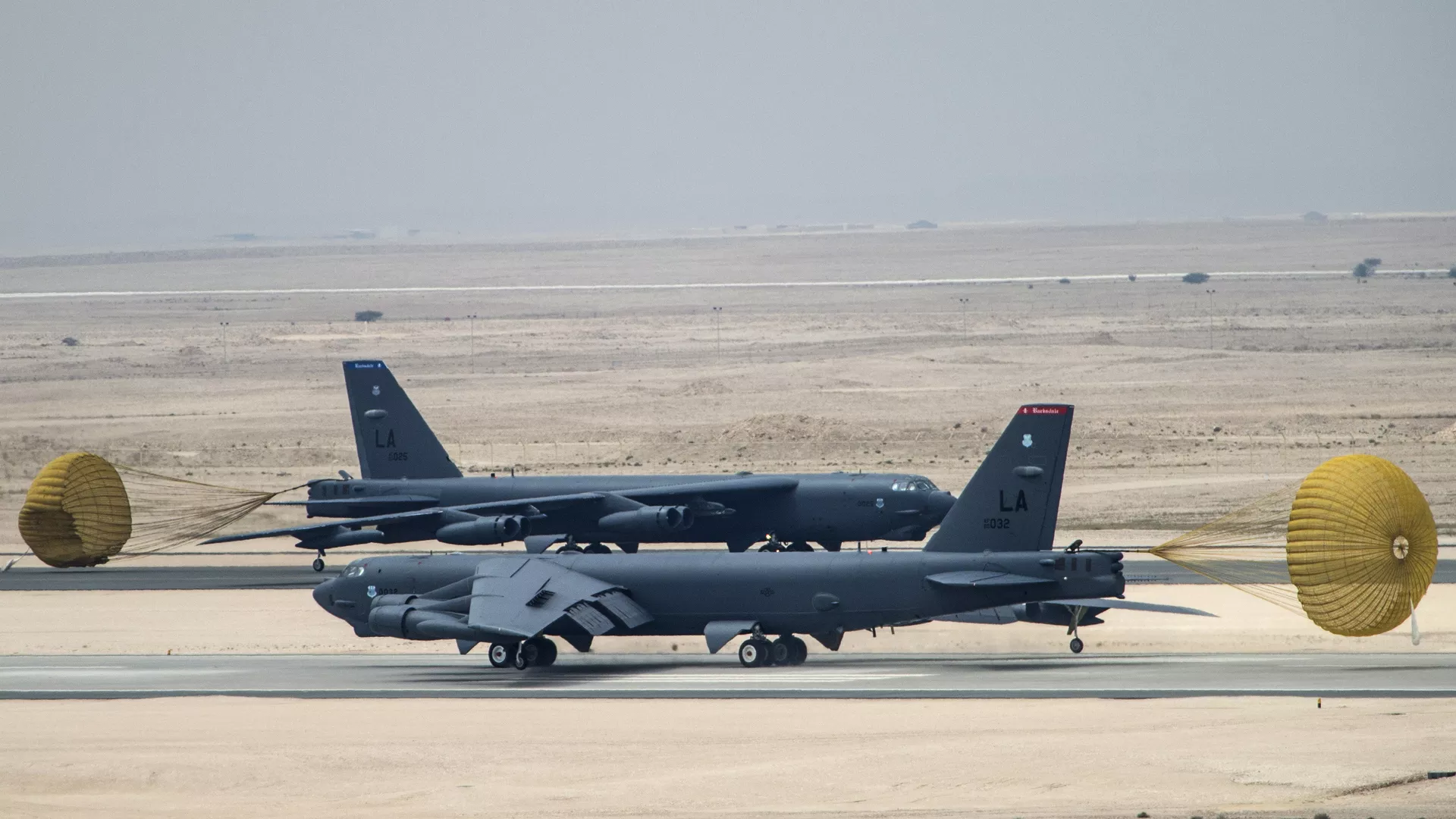 U.S. Air Force B-52 Stratofortress aircraft from Barksdale Air Force Base, Louisiana, arrive at Al Udeid Air Base, Qatar, Saturday, April 9, 2016. U.S. Air Force B-52 Stratofortress aircraft from Barksdale Air Force Base, Louisiana, arrive at Al Udeid Air Base, Qatar, Saturday, April 9, 2016. - Sputnik International, 1920, 13.04.2024