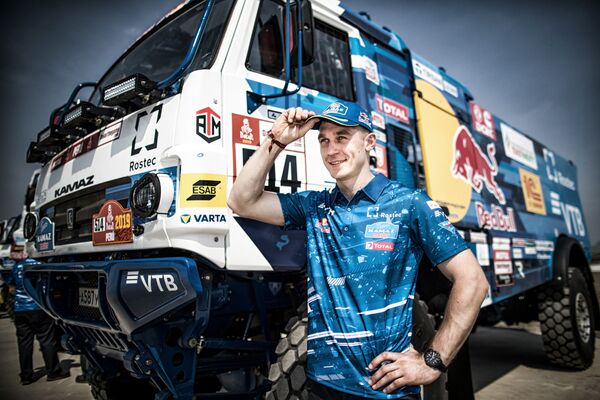 KAMAZ-master team pilot Dmitry Sotnikov before the start of the Dakar 2019 Rally - Sputnik International