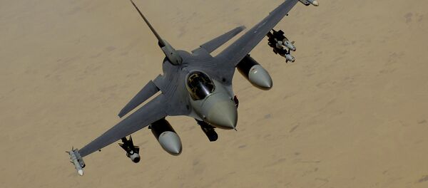 F-16 Fighting Falcon flies over Southwest Asia F-16 Fighting Falcon flies over Southwest Asia - Sputnik International