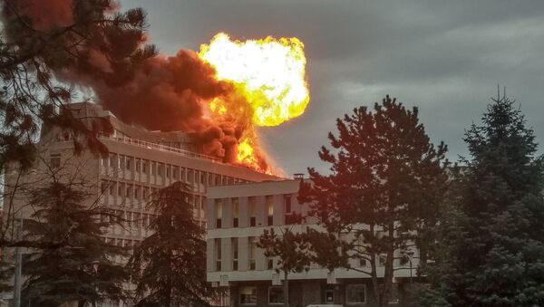 A picture taken on January 17, 2019 in Villeurbanne near Lyon, shows an explosion on a rooftop of La Doua University Campus - Sputnik International