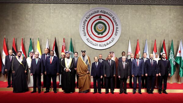 Arab leaders pose for the camera, ahead of the Arab economic summit in Beirut, Lebanon January 20, 2019. - Sputnik International