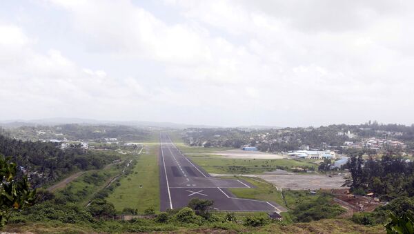 A general view of the runway controlled by the Indian military is pictured at Port Blair airport in Andaman and Nicobar Islands, India, July 4, 2015 - Sputnik International