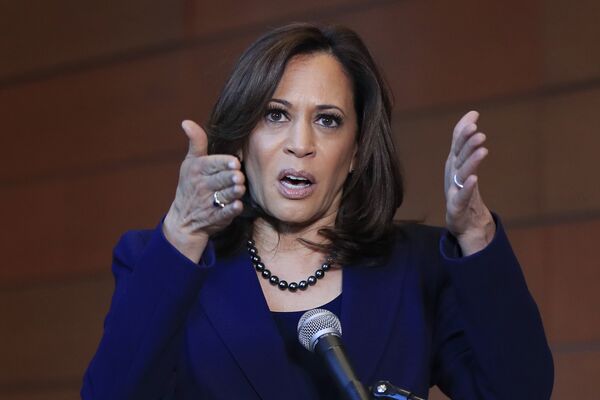 Jumping the Gun? Politico Mistakenly Reports Kamala Harris Chosen as Biden's Running Mate Jumping the Gun? Politico Mistakenly Reports Kamala Harris Chosen as Biden's Running Mate - Sputnik International